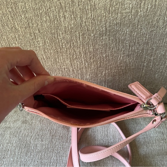 COACH pink leather crossbody bag with embossed floral design - Picture 5 of 7